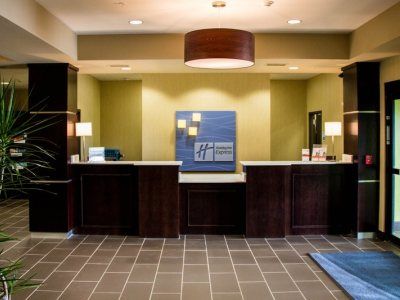Hotel Holiday Express And By Ihg 3*